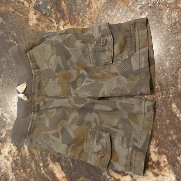 Toddler Cargo Shorts - Picture 1 of 3